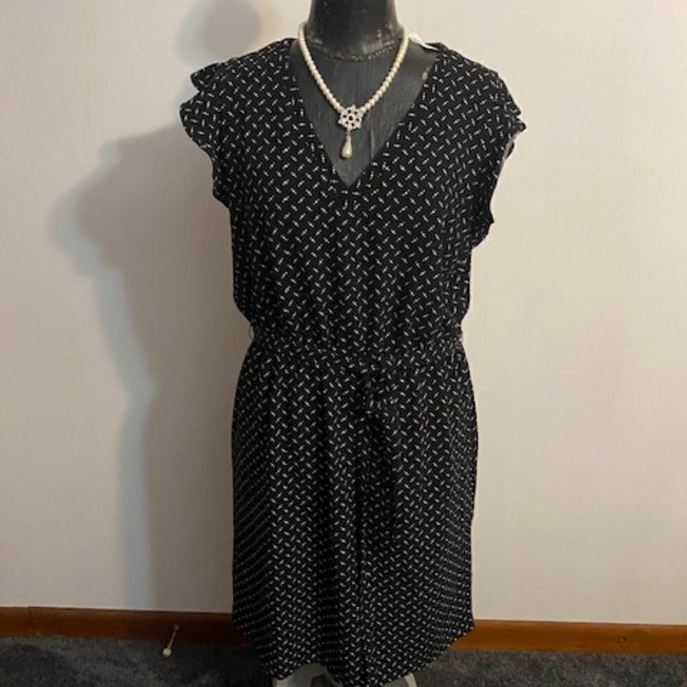 Ann Taylor Factory Black/White Polka Dot Flutter sleeves dress, size L